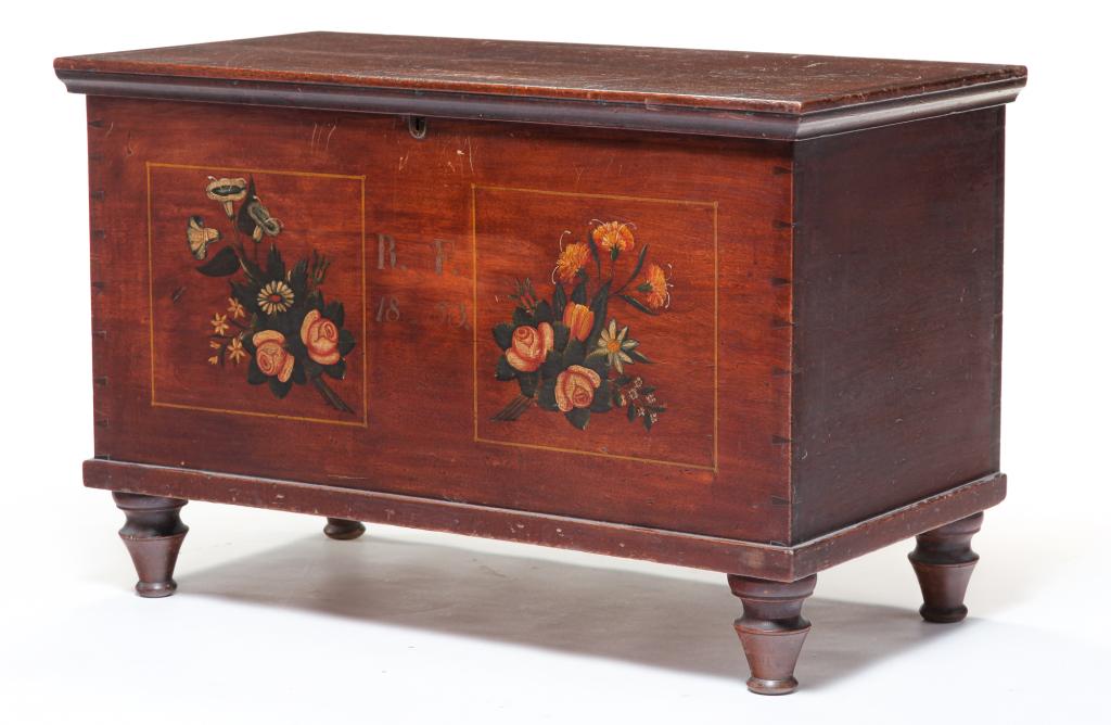 SONNENBERG DECORATED BLANKET CHEST. (1 of 4)
