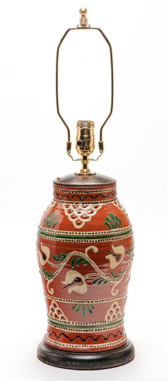 TURTLECREEK REDWARE TABLE LAMP. (1 of 4)