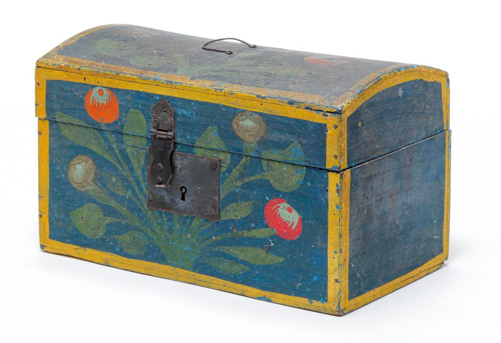 EUROPEAN DECORATED LOCK BOX. (1 of 6)