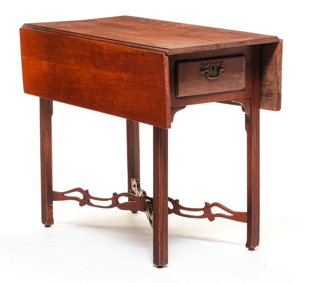 AMERICAN CHIPPENDALE PEMBROKE TABLE. (1 of 7)