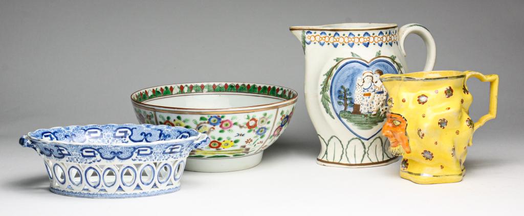 FOUR EUROPEAN CERAMIC PIECES. (1 of 7)