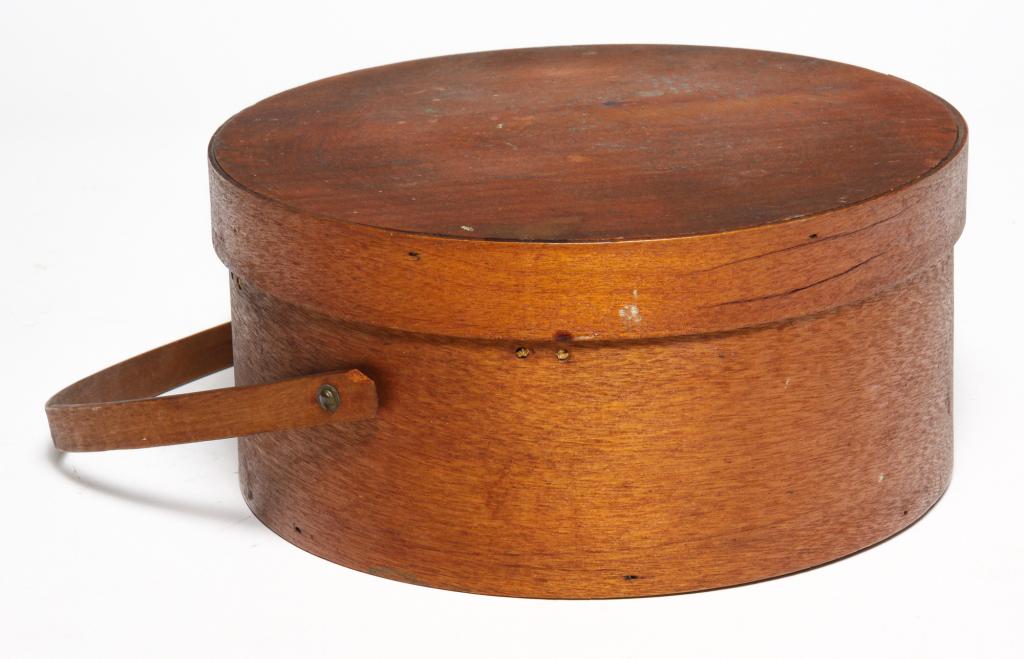 SHAKER SEWING CADDY. (1 of 4)