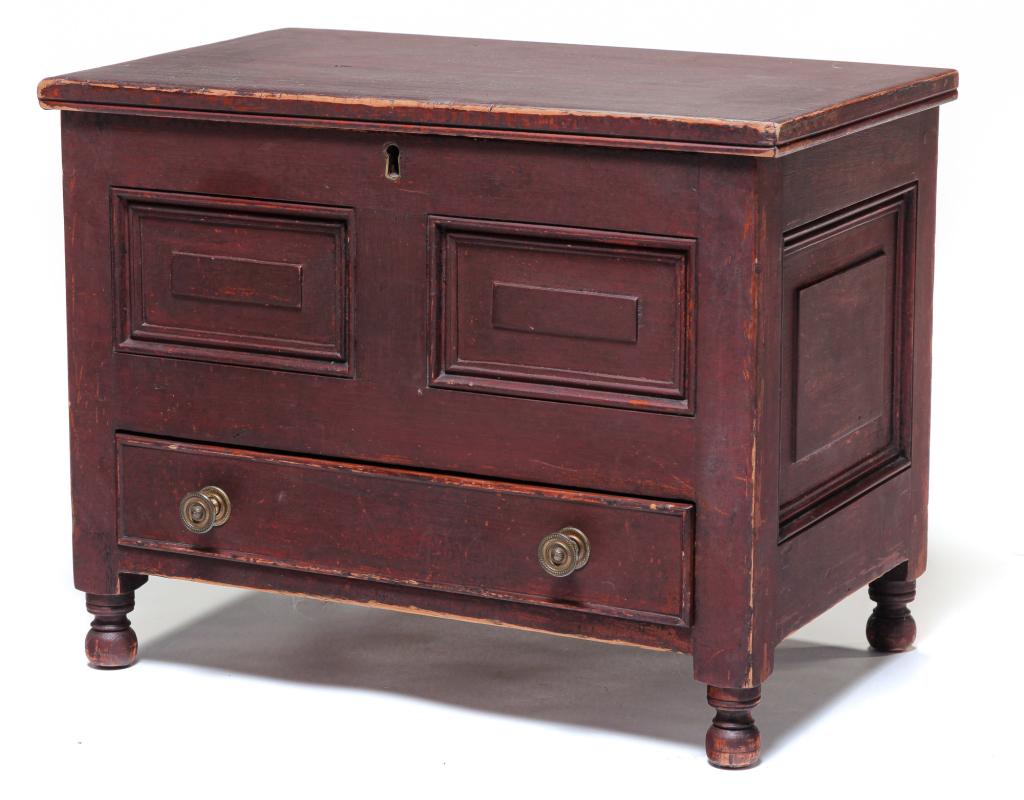 AMERICAN MINIATURE BLANKET CHEST. (1 of 4)