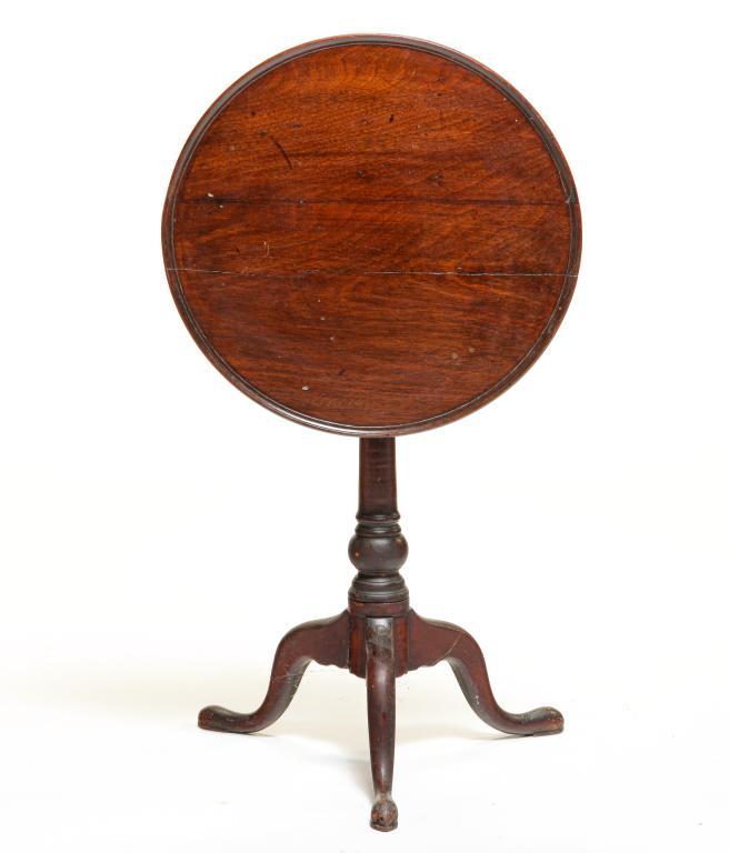 AMERICAN QUEEN ANNE BIRD CAGE TILT TOP STAND. (1 of 4)