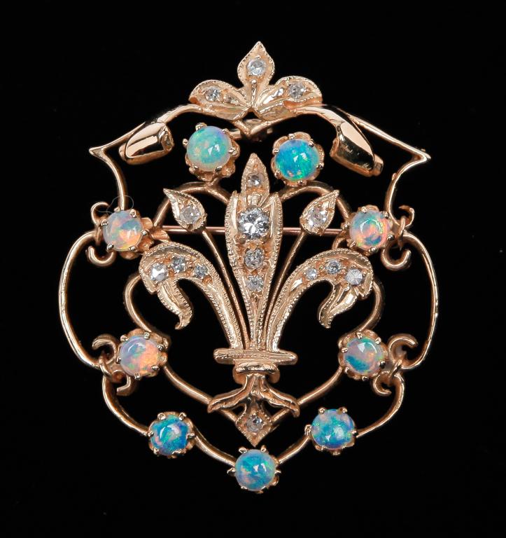 VICTORIAN STYLE OPAL AND DIAMOND BROOCH/PENDANT. (1 of 2)