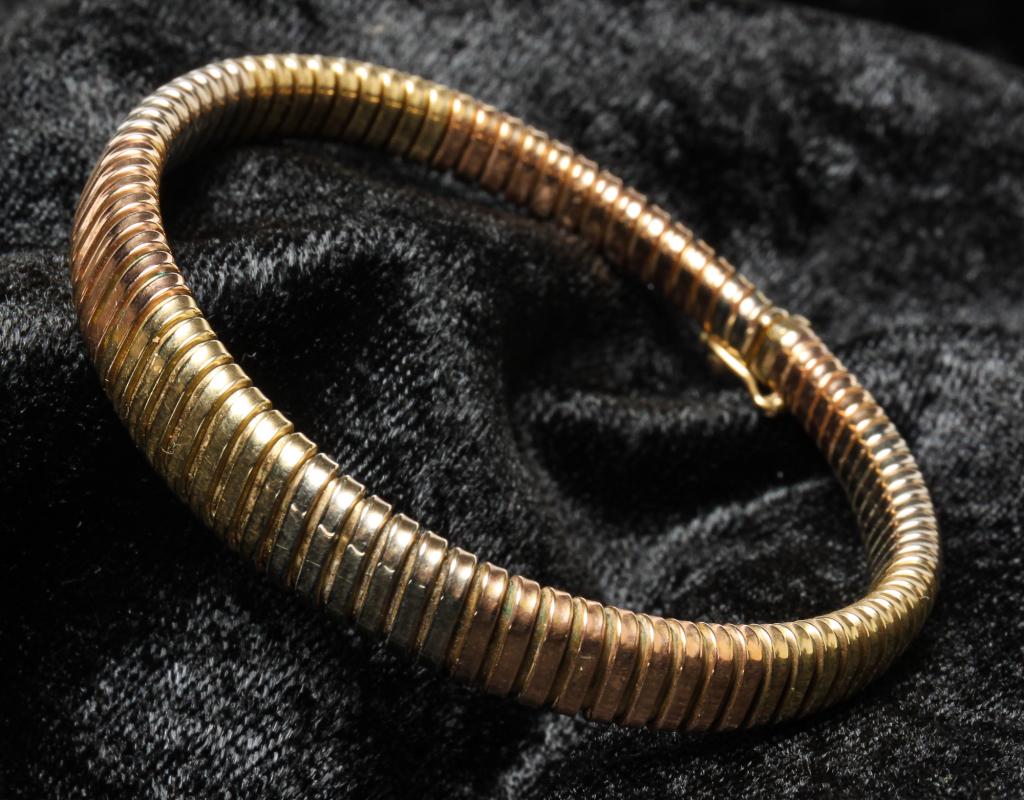 ITALIAN TRI-COLOR GOLD BRACELET. (1 of 3)