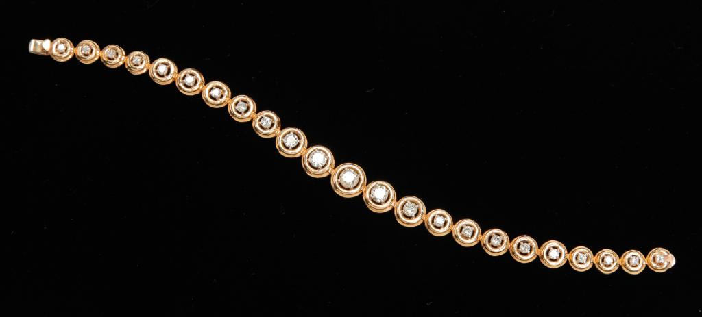 VINTAGE GOLD AND DIAMOND LINE BRACELET. (1 of 4)