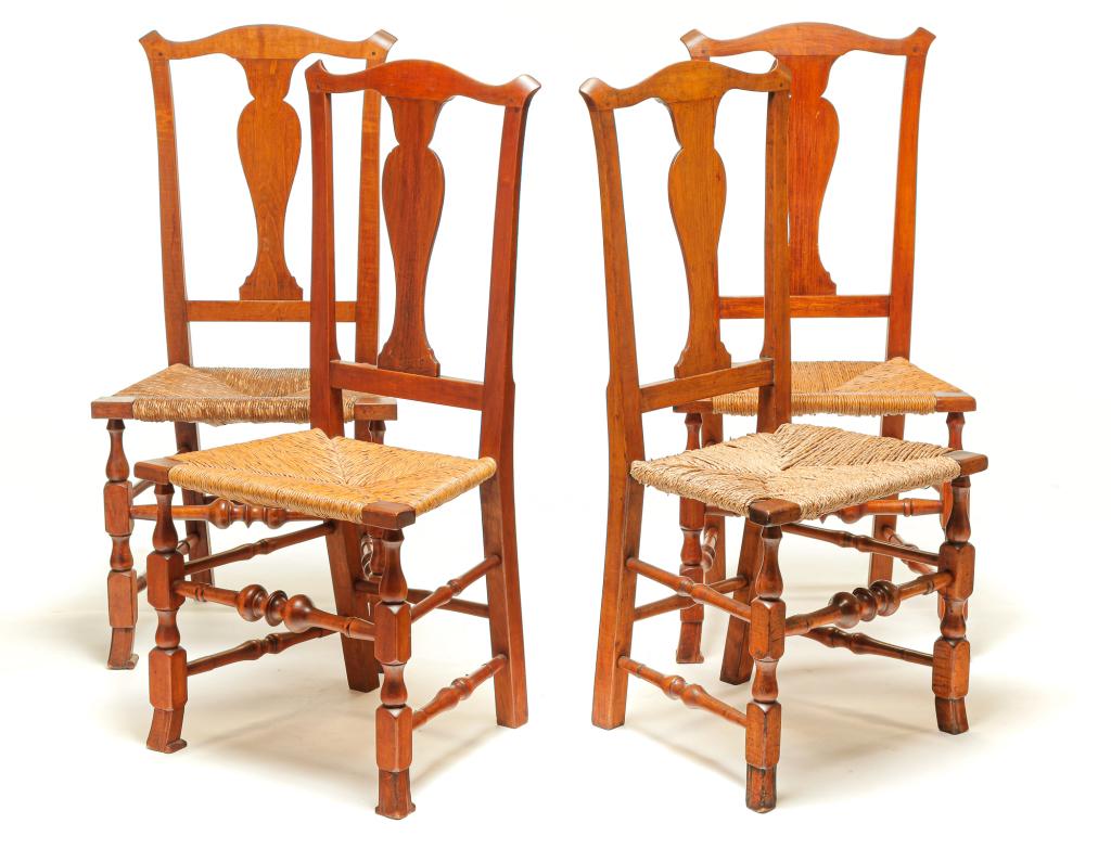 FOUR AMERICAN QUEEN ANNE SIDE CHAIRS. (1 of 3)