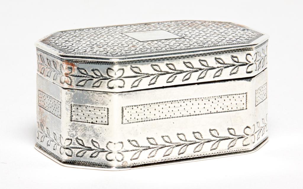 ENGLISH STERLING NUTMEG GRATER, LATE GEORGIAN. (1 of 7)