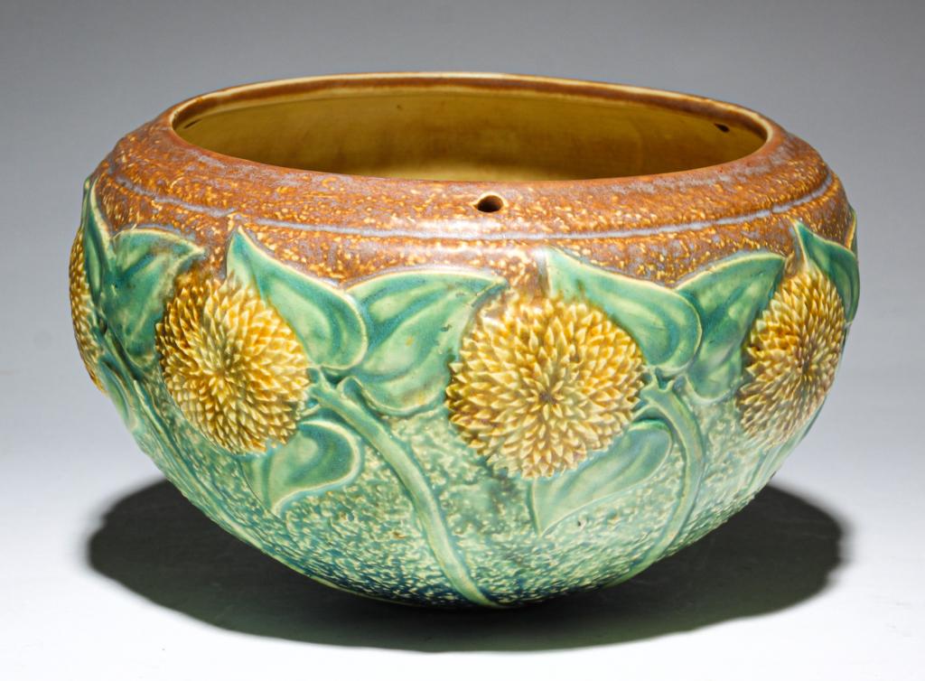 ROSEVILLE SUNFLOWER HANGING PLANTER. (1 of 2)