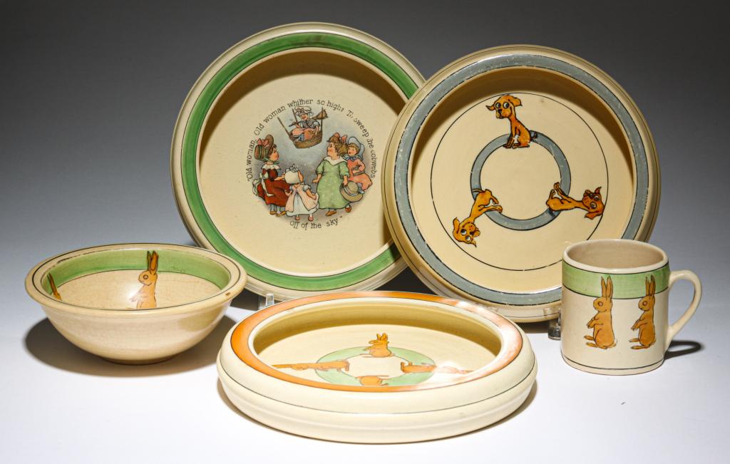FIVE ROSEVILLE JUVENILE WARE PIECES. (1 of 5)