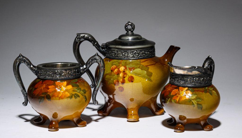 OWENS UTOPIA THREE PIECE TEASET. (1 of 7)