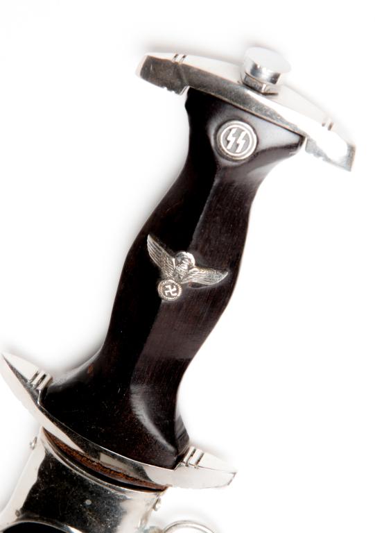 REPRODUCTION GERMAN WWII DAGGER. (1 of 3)