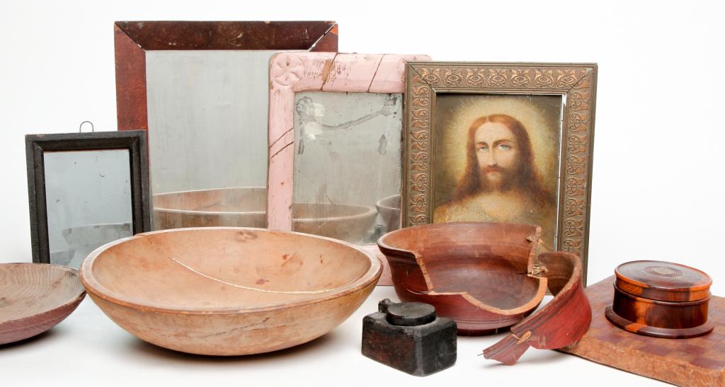 GROUP OF WOODEN ITEMS. (1 of 4)