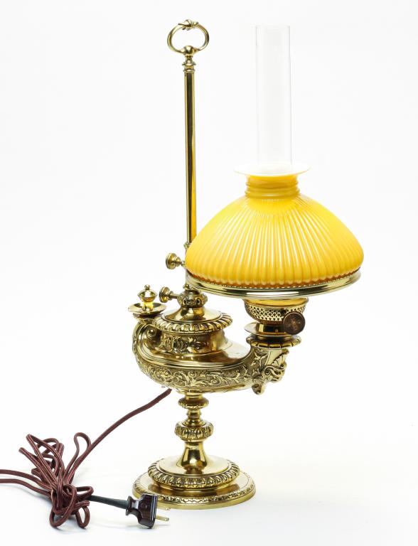 AMERICAN HARVARD STUDENT LAMP. (1 of 4)