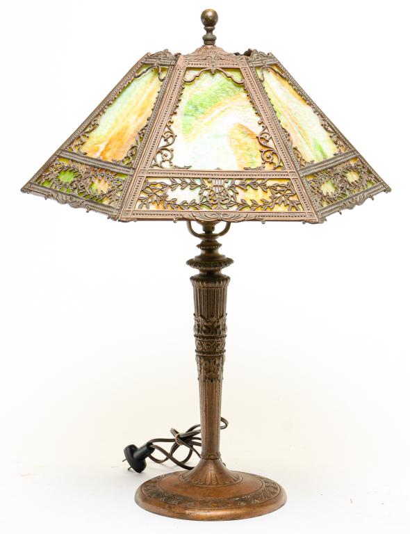 AMERICAN MILLER SLAG GLASS TABLE LAMP. (1 of 4)