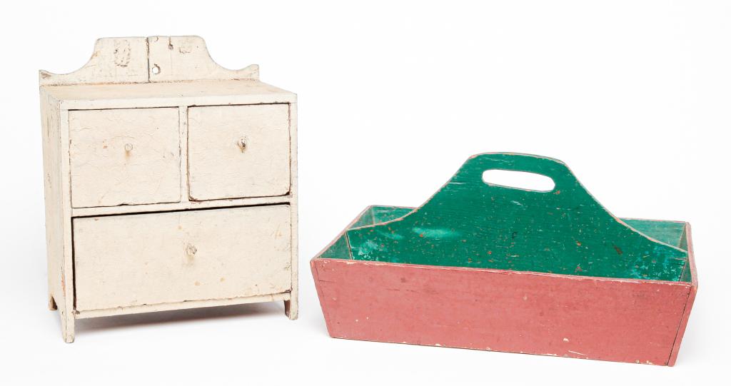 TWO AMERICAN COUNTRY PAINTED PIECES. (1 of 3)