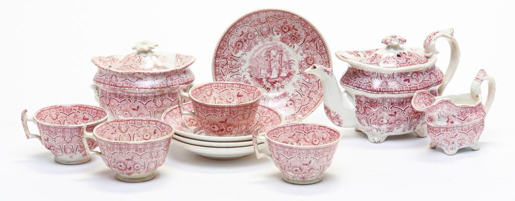 ENGLISH CHILDREN'S TEA SET. (1 of 3)