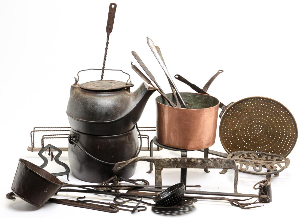 GROUP OF FIREPLACE ACCOUTREMENT. (1 of 4)