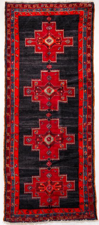 ARDEBIL RUNNER. (1 of 2)