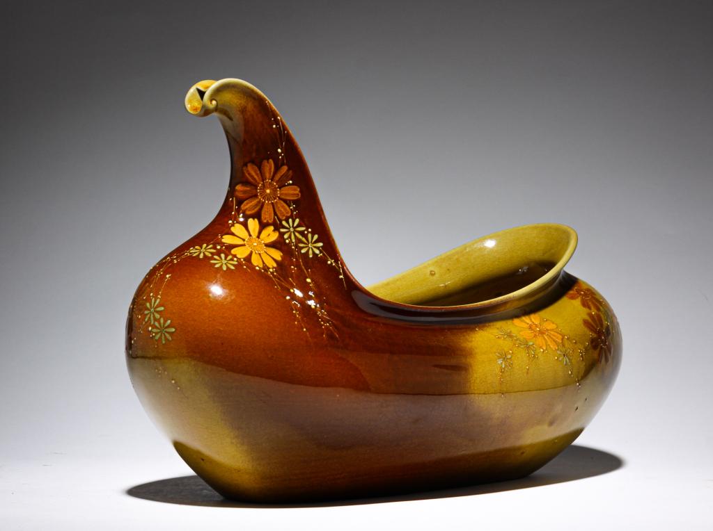 ROOKWOOD STANDARD GLAZE VASE BY A. VALENTIEN. (1 of 5)