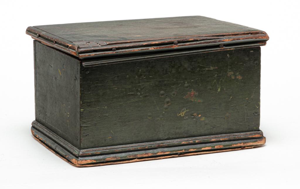 AMERICAN COUNTRY PAINTED DOCUMENT BOX. (1 of 4)