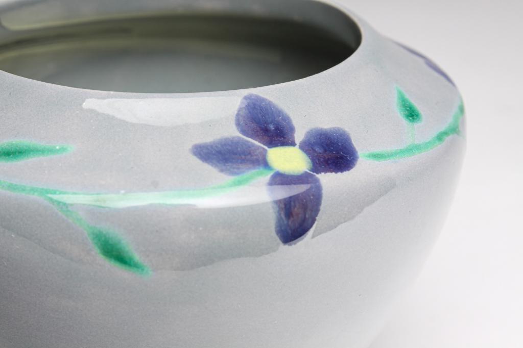 ROOKWOOD HIGH GLAZE BY E.T. HURLEY. (1 of 3)