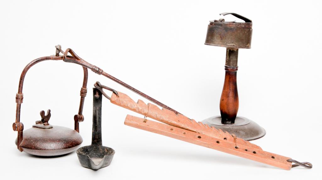THREE EARLY AMERICAN LIGHTING PIECES. (1 of 1)