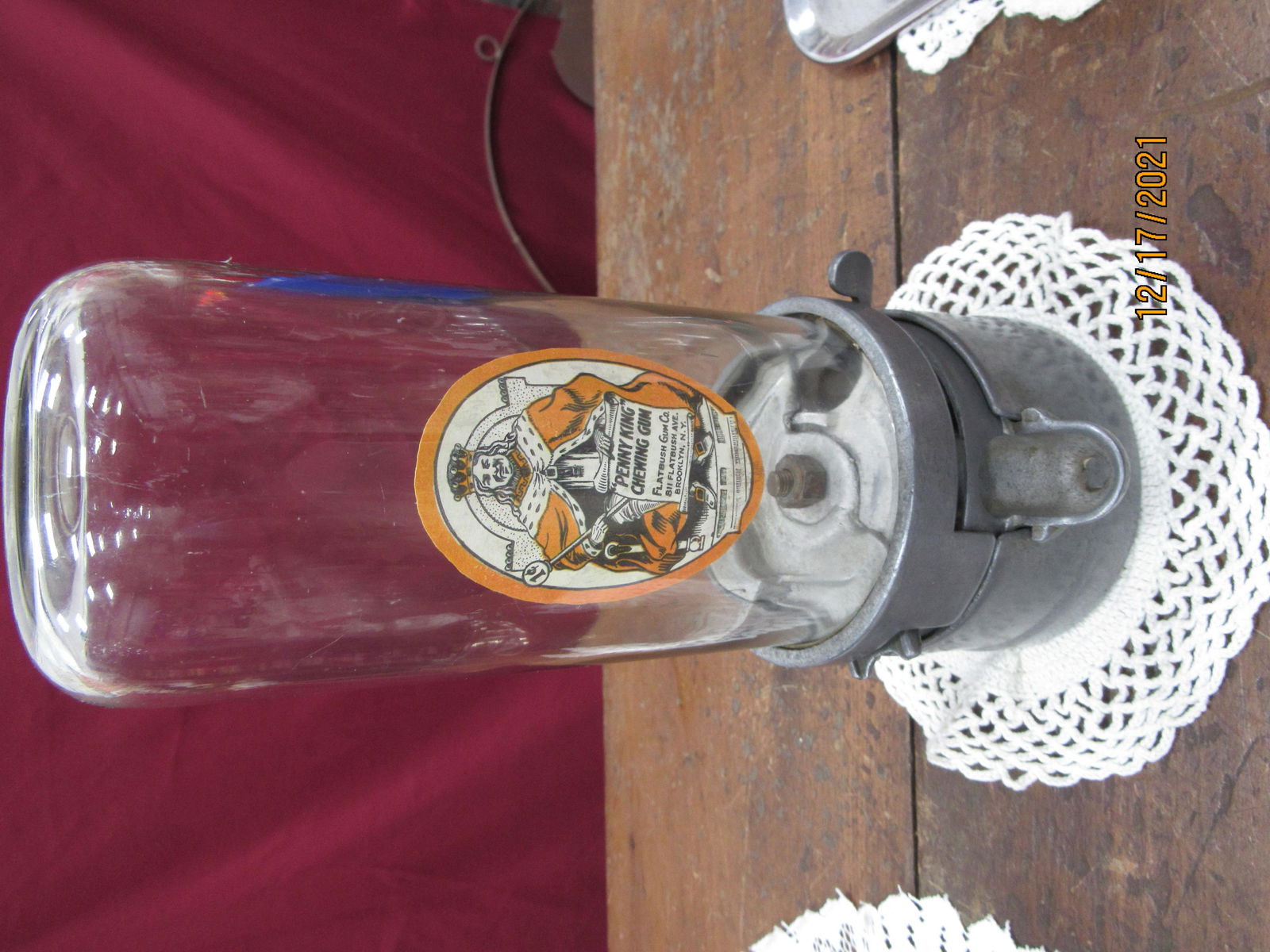 PENNY KING CHEWING GUM VENDING MACHINE (1 of 1)