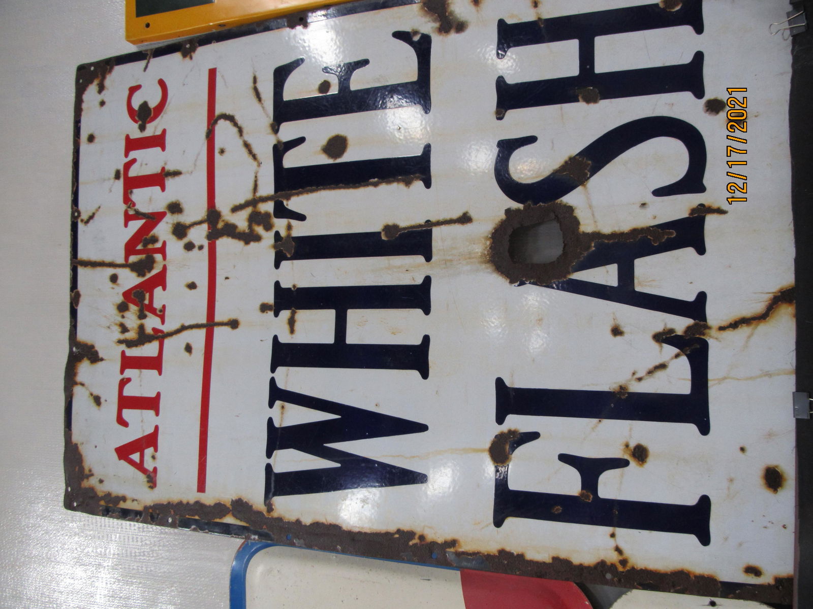 ATLANTIC WHITE FLASH SIGN (1 of 2)