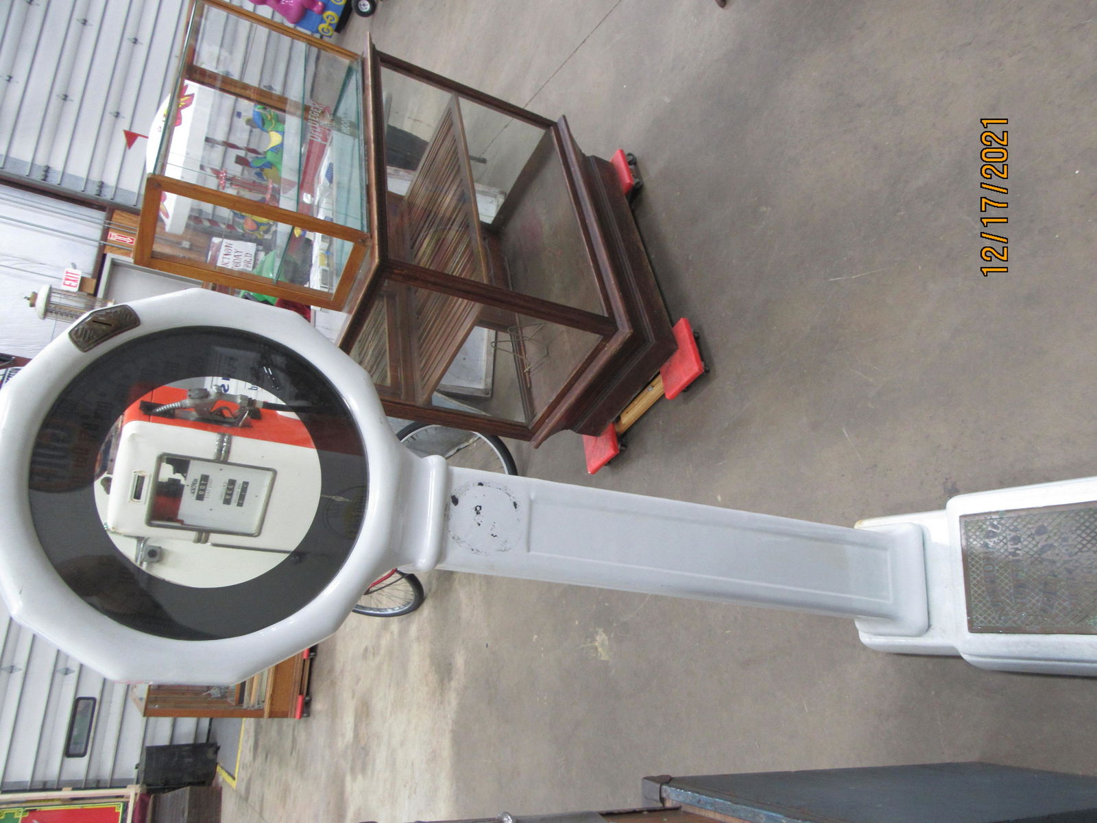 NATIONAL NOVELTY LOLLIPOP SCALE (1 of 2)