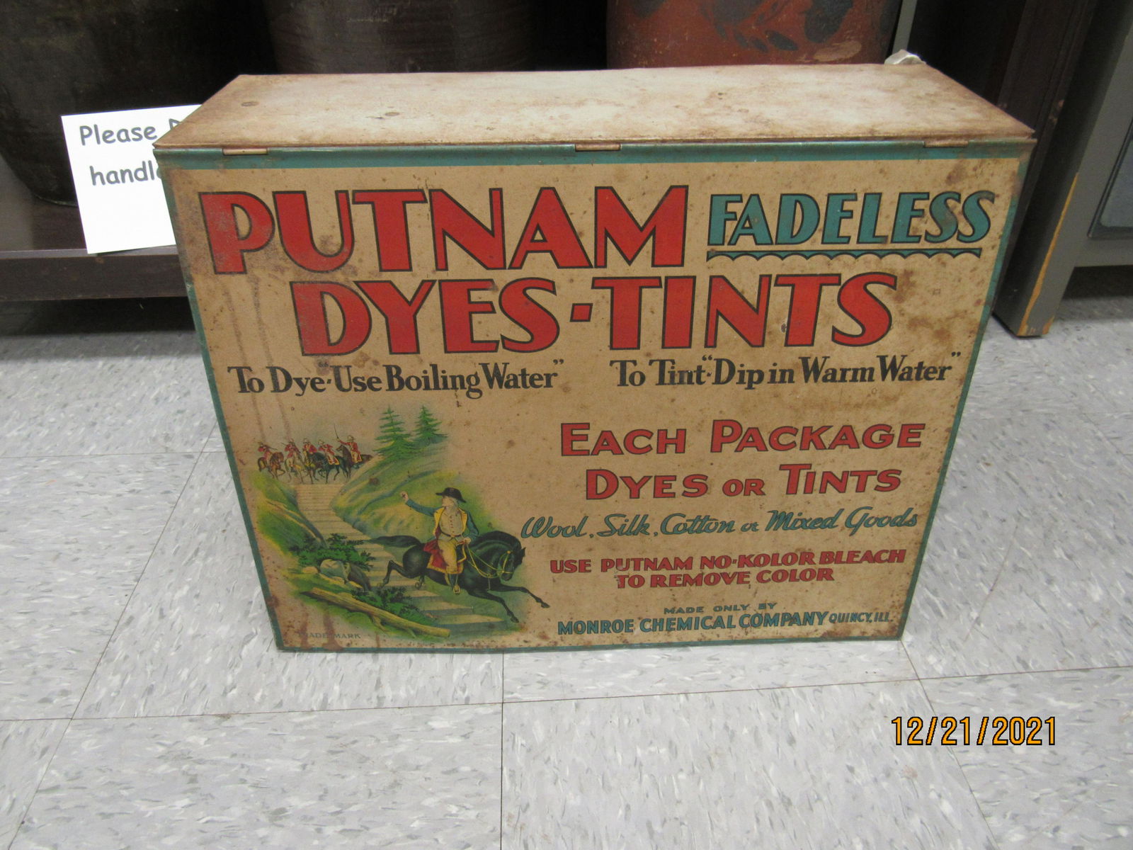 PUTMAN DYE DISPLAY (1 of 2)