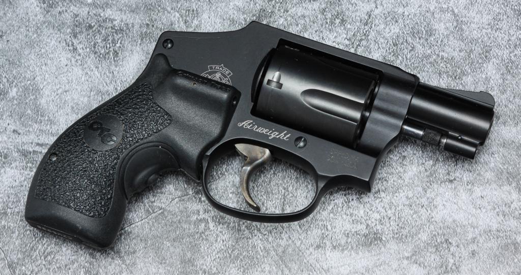 *SMITH & WESSON 442 AIRWEIGHT .38 SPL +P REVOLVER.: Smith & Wesson Model 442 Airweight .38 special +P revolver. Black aluminum alloy frame, carbon steel cylinder, with Crimson Trace laser sight grips. Fully concealed hammer with 2" barrel, 6.5" overall