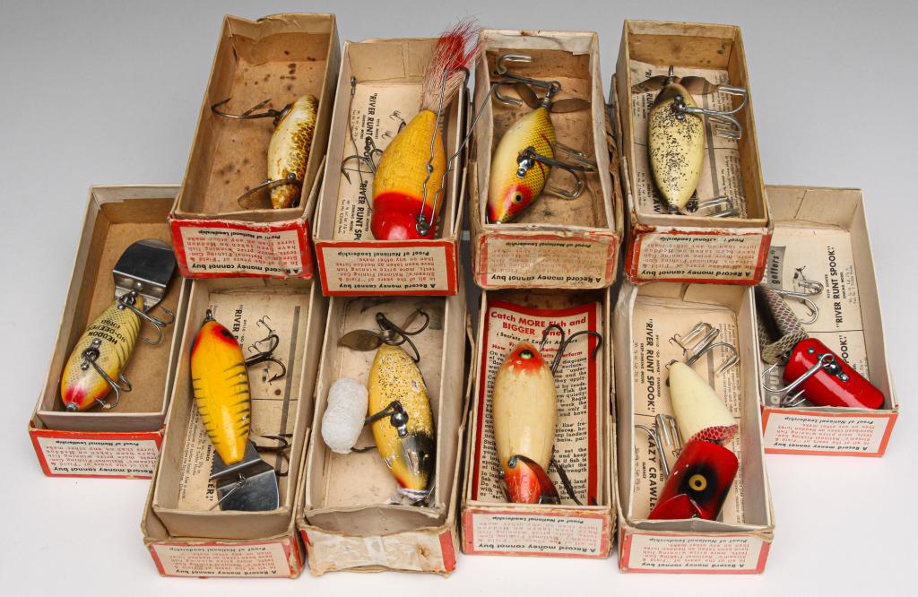 TEN HEDDON DOWAGIAC FISHING LURES IN BOXES.: Group of ten Heddon Dowagiac fishing lures. Includes four No. 1900 Go-Deeper Crabs, three S.O.S. lures, two Zig-Wag lures, and a Weedless Widow Jr. All are in original boxes, some with paper inserts.