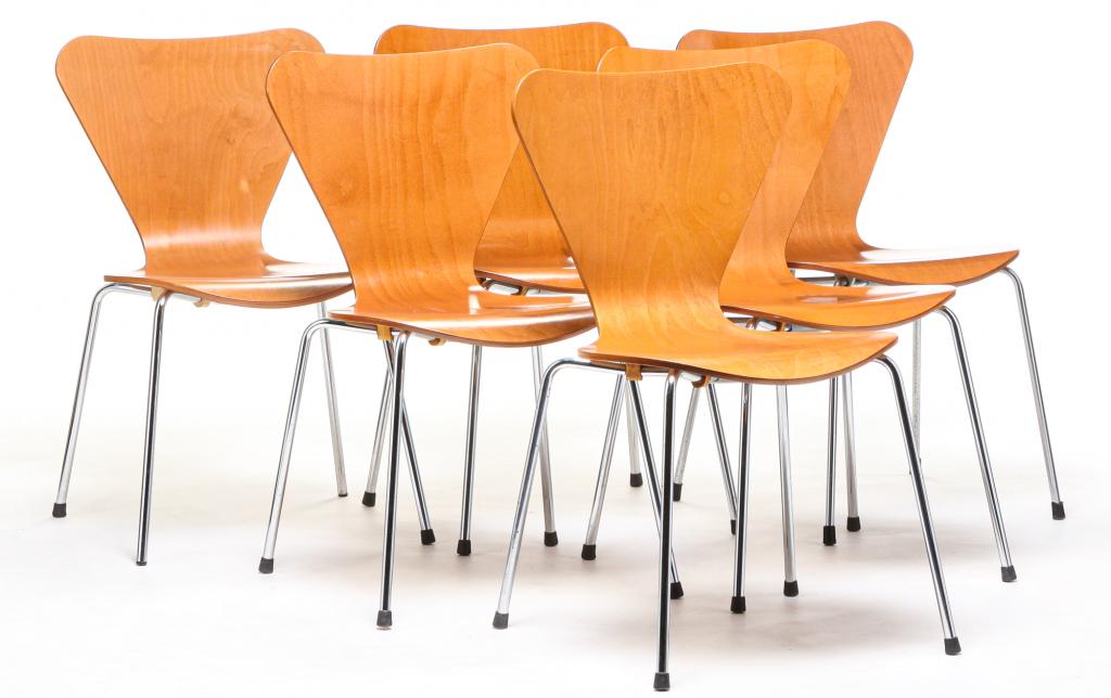 SIX ITALIAN FRITZ HANSEN STYLE WHALE TAIL CHAIRS.: Late 20th century. Laminate side chairs marked "Made in Italy". Minor wear. 17" seat, 31"h.