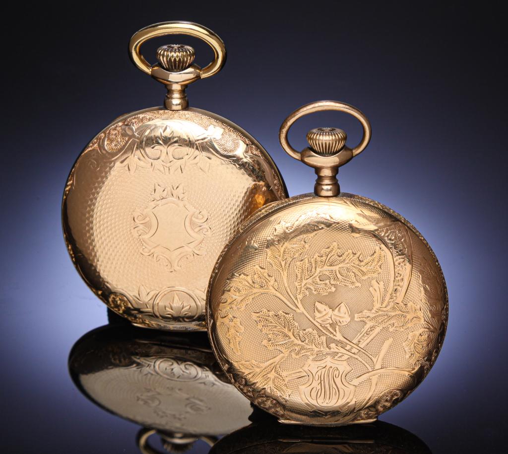 TWO AMERICAN POCKET WATCHES.: Ca. 1900. A Waltham with 17 jewels. Serial Number 16393717. Gold-filled case with some wear. And an Elgin with 17 jewels. Serial Number 11556407. Nicely decorated face and gold-filled case with some w