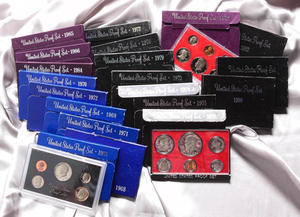 TWENTY U.S. PROOF SETS FROM 1968 TO 1987 (1 of 6)