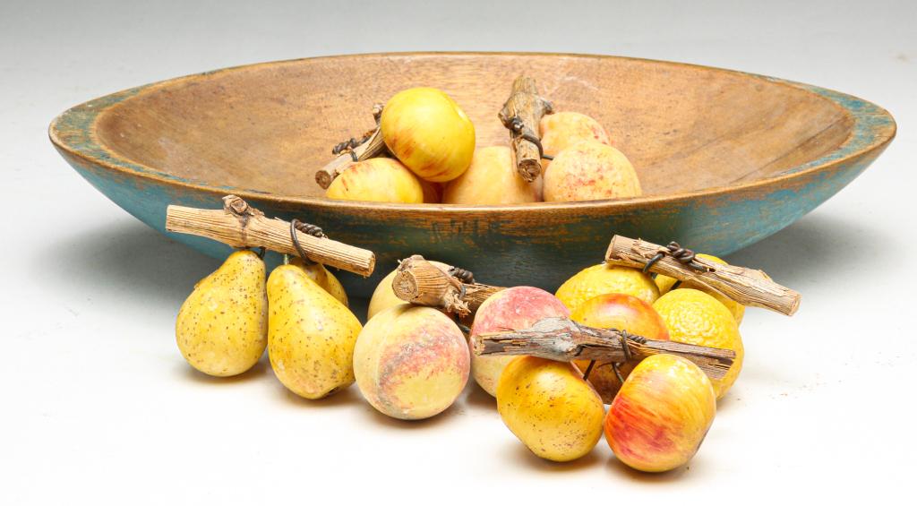 WOODEN BOWL WITH STONE FRUIT. (1 of 4)