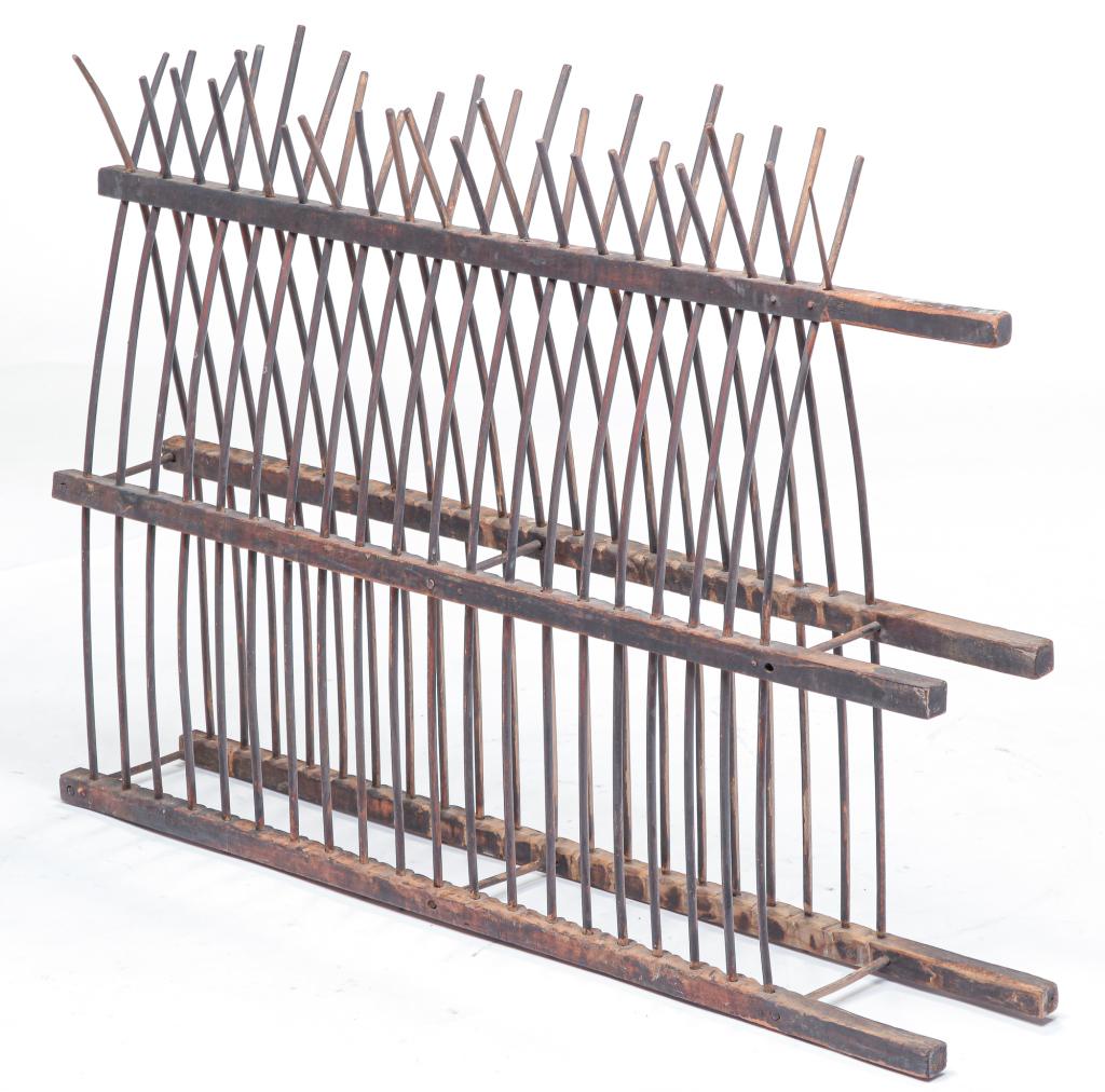 AMERICAN PLATE RACK. (1 of 1)