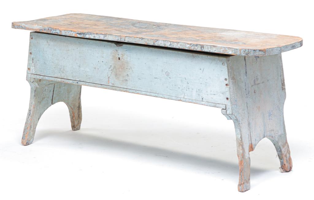 AMERICAN COUNTRY BENCH. (1 of 4)