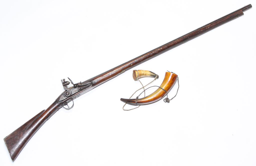 AMERICAN FLINT LOCK FOWLER AND TWO HORNS. (1 of 8)