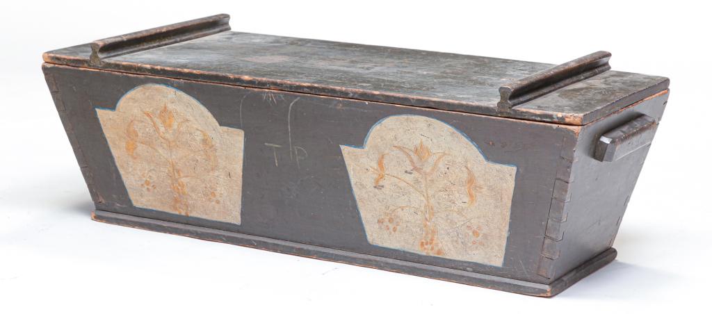 AMERICAN TABLE TOP DOUGH BOX. (1 of 6)