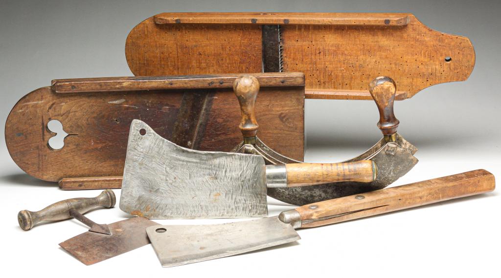 AMERICAN WOOD AND STEEL KITCHENWARES. (1 of 3)