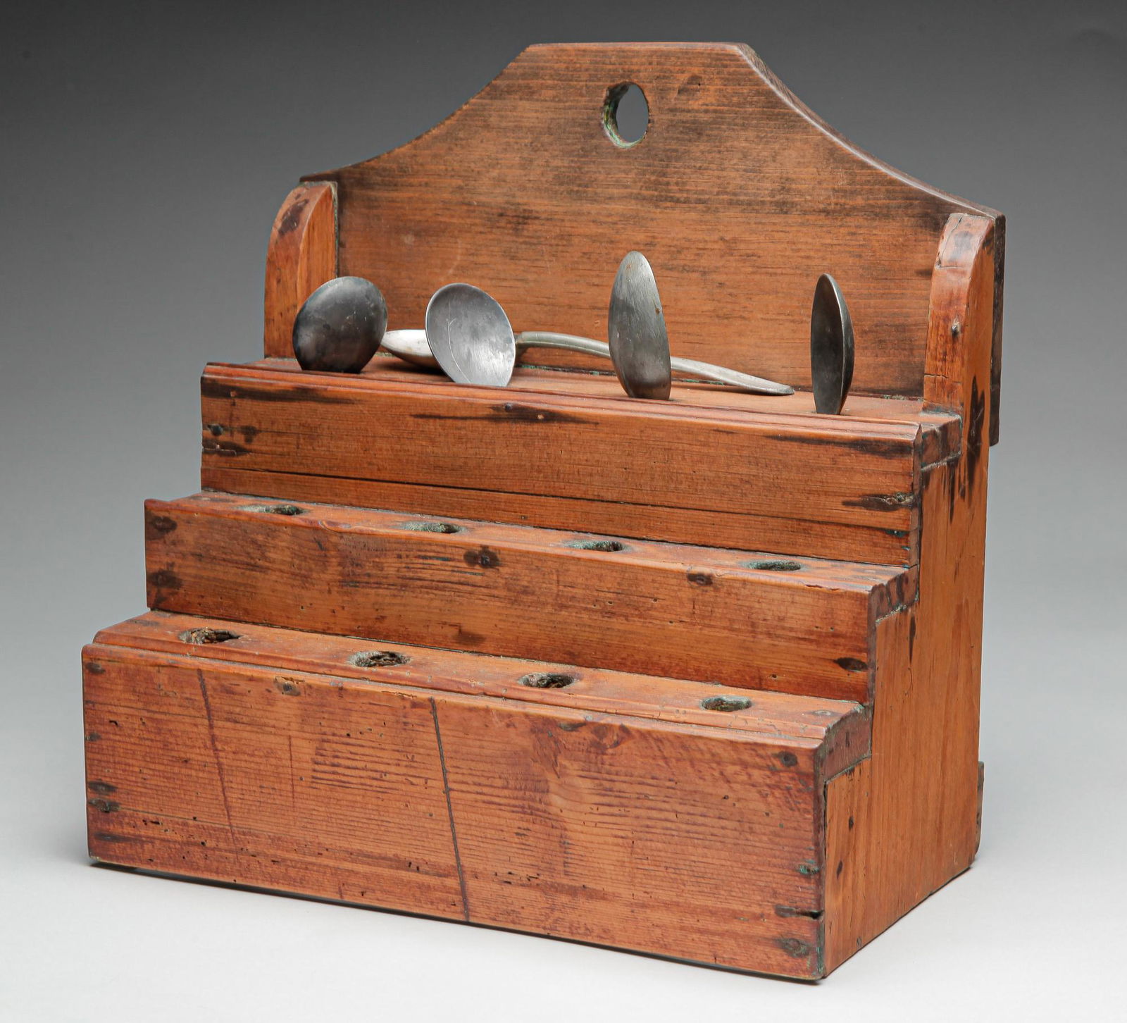 ENGLISH SPOON RACK AND FIVE PEWTER SPOONS. (1 of 3)
