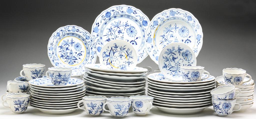 SET OF GERMAN MEISSEN CHINA. (1 of 5)