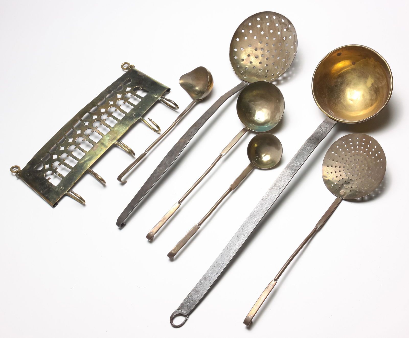 BRASS HANGING RACK AND UTENSILS. (1 of 8)