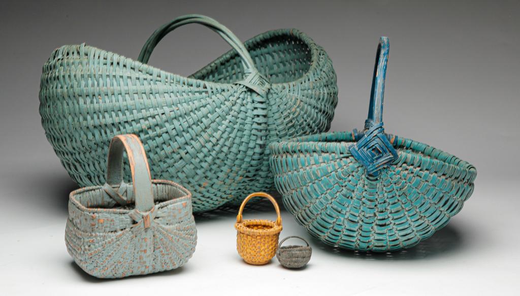 FIVE AMERICAN PAINTED BASKETS. (1 of 5)