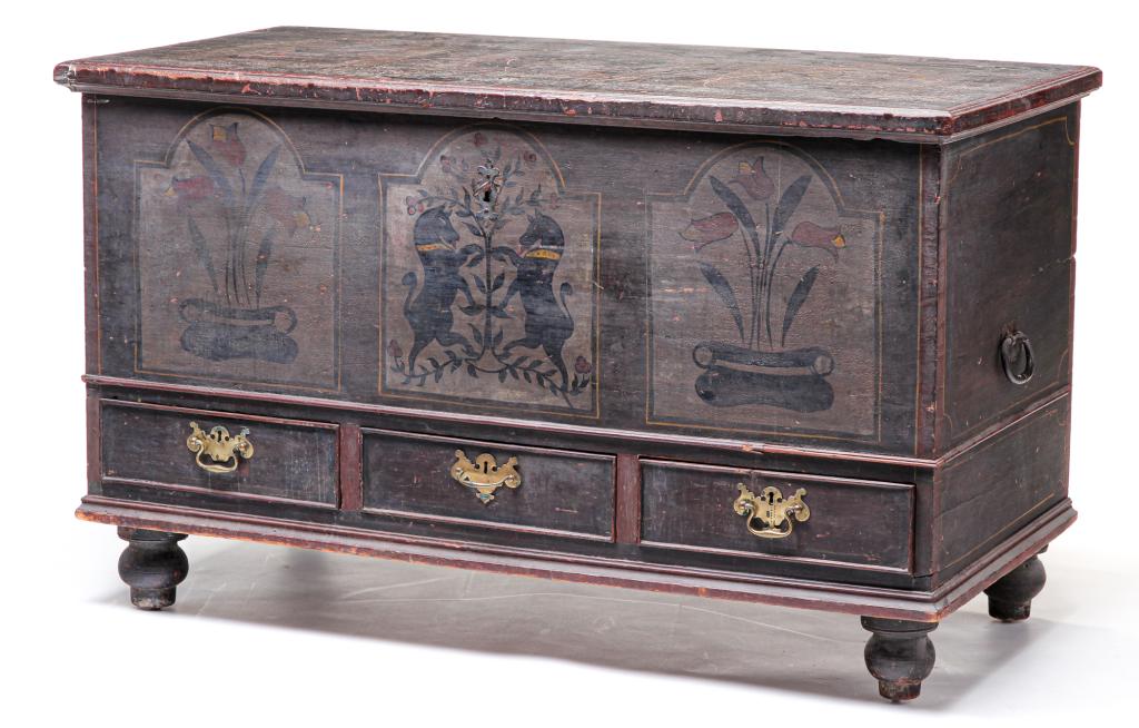 PENNSYLVANIA DECORATED BLANKET CHEST. (1 of 12)