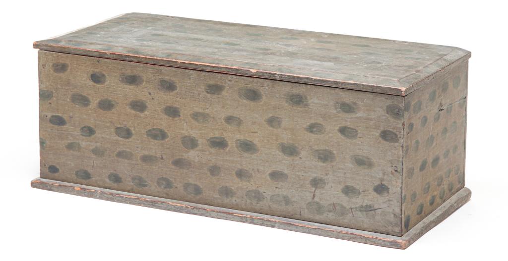 AMERICAN DECORATED BLANKET CHEST. (1 of 5)