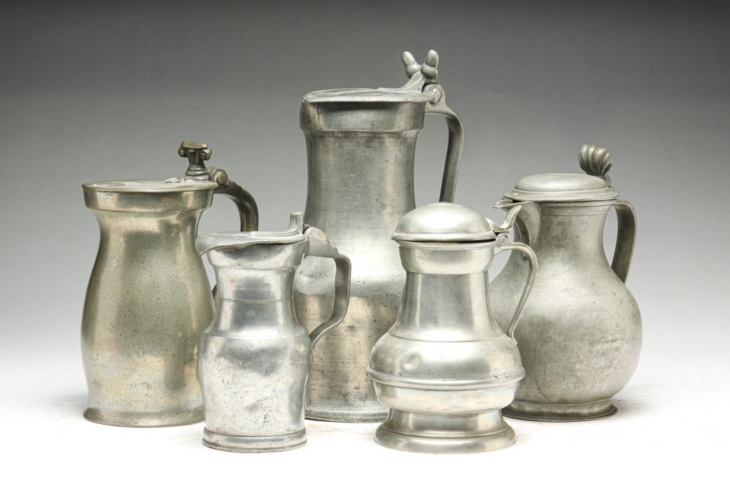 FIVE EUROPEAN PEWTER FLAGONS. (1 of 5)